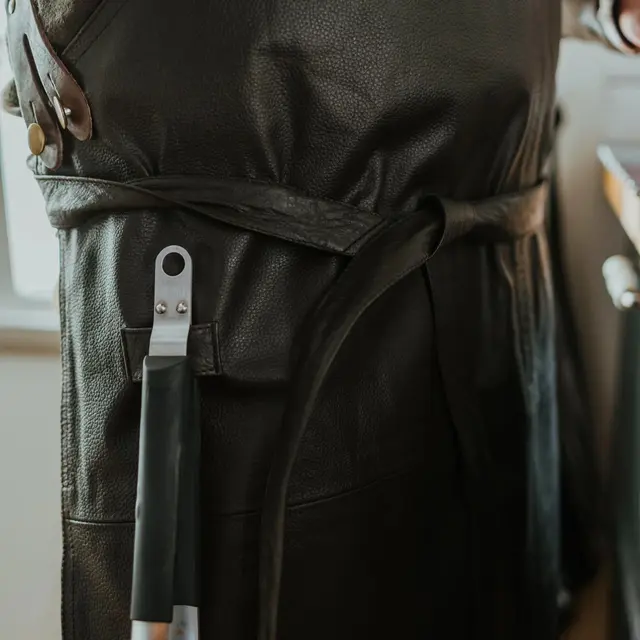 Swedteam Bull Stening Edition Apron Forkle i kraftig skinn, brown 