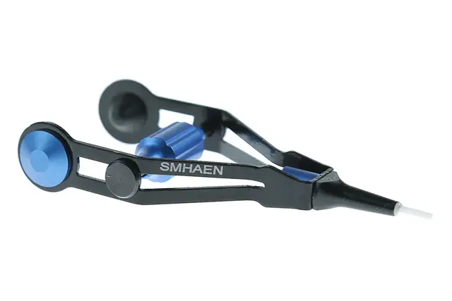 Smhaen Bobbin Holder Midge (Blue) Marknadens värsting till trådhållare? 