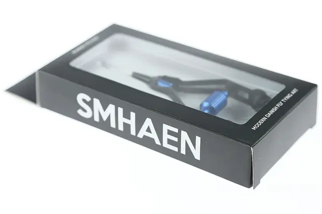 Smhaen Bobbin Holder Midge (Blue) Marknadens värsting till trådhållare? 