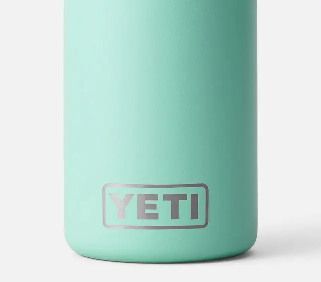 Yeti Rambler Colster Slim 250ml Black Isolerad sodaboxhållare 