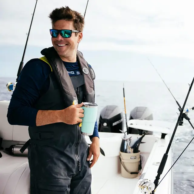 Yeti Rambler Travel Mug Navy 591ml Godt isolert reisekopp med drikkelokk 