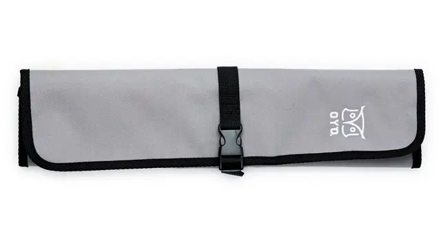 Øyo POM 4 delars knivset Svart skaft, inklusive knivrulle 